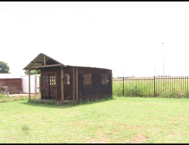600M² RETAIL TO LET IN MONTANA PARK